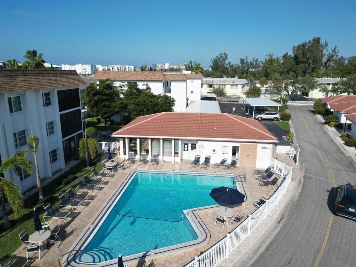 2 Bed 2 Bath Centrally Located On Siesta Key ساراسوتا المظهر الخارجي الصورة